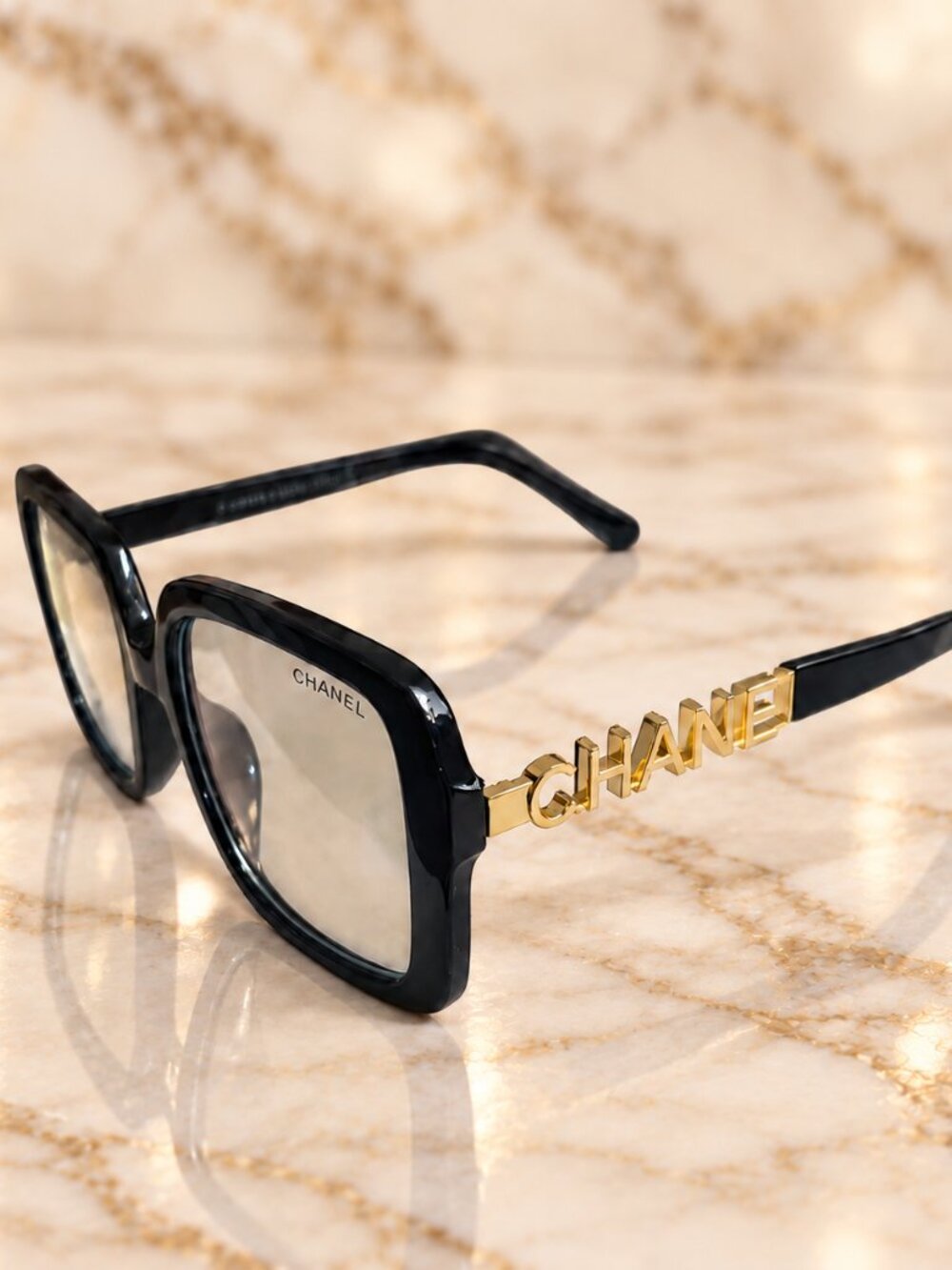 Chanel Black & Gold Rectangular Frame (Authentic) 57,16,150